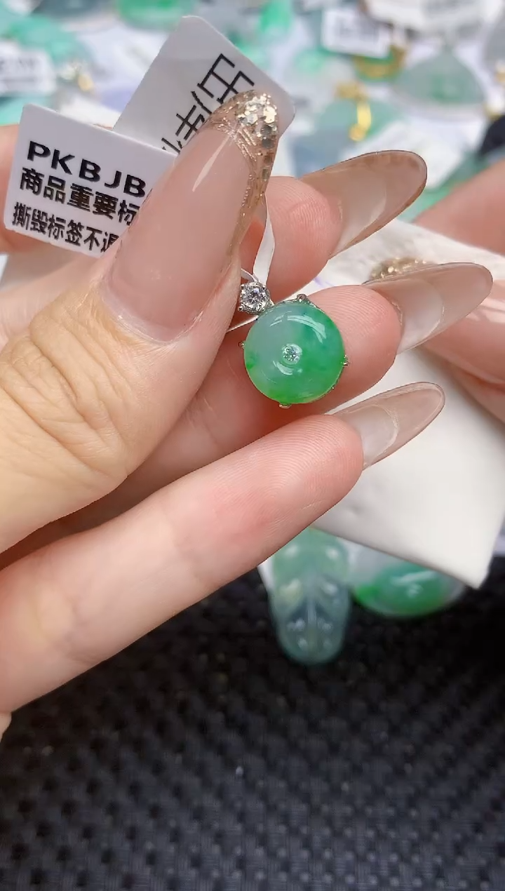 颈饰银S925镶嵌翡翠352   天然翡翠A货  百元以上9米证书费自理