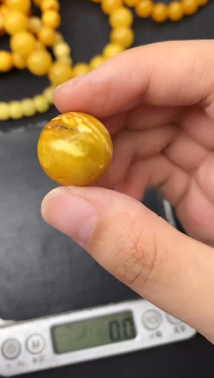 未镶嵌琥珀珠宝奇石138