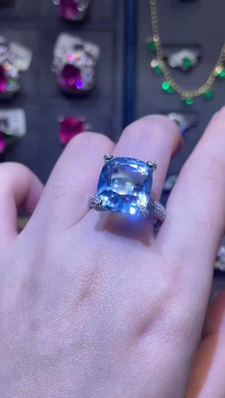 【闪购商品】海蓝宝石戒圈18K金镶嵌圣玛丽亚/VB/15.1ct