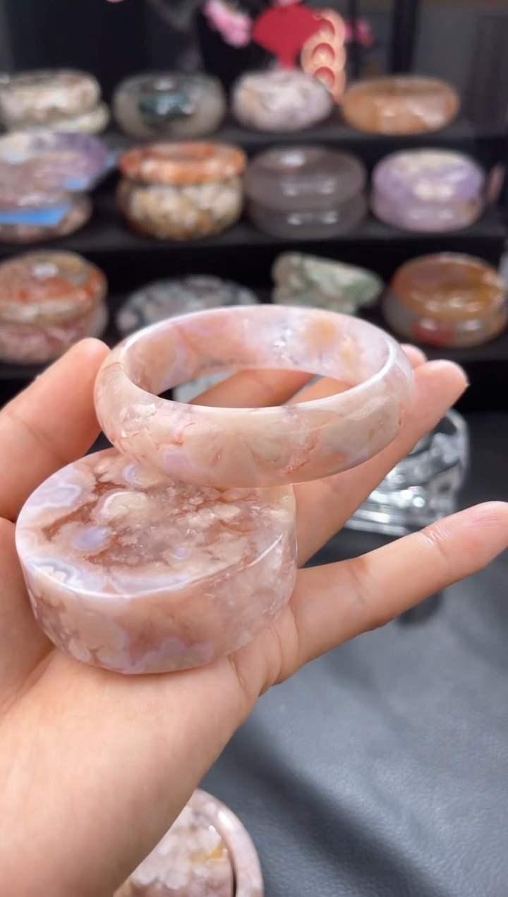 【闪购商品】石英质玉手镯未镶嵌57