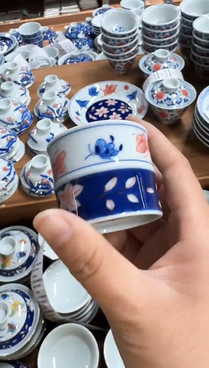 千万仓库 早点炸完回家过年 茶具