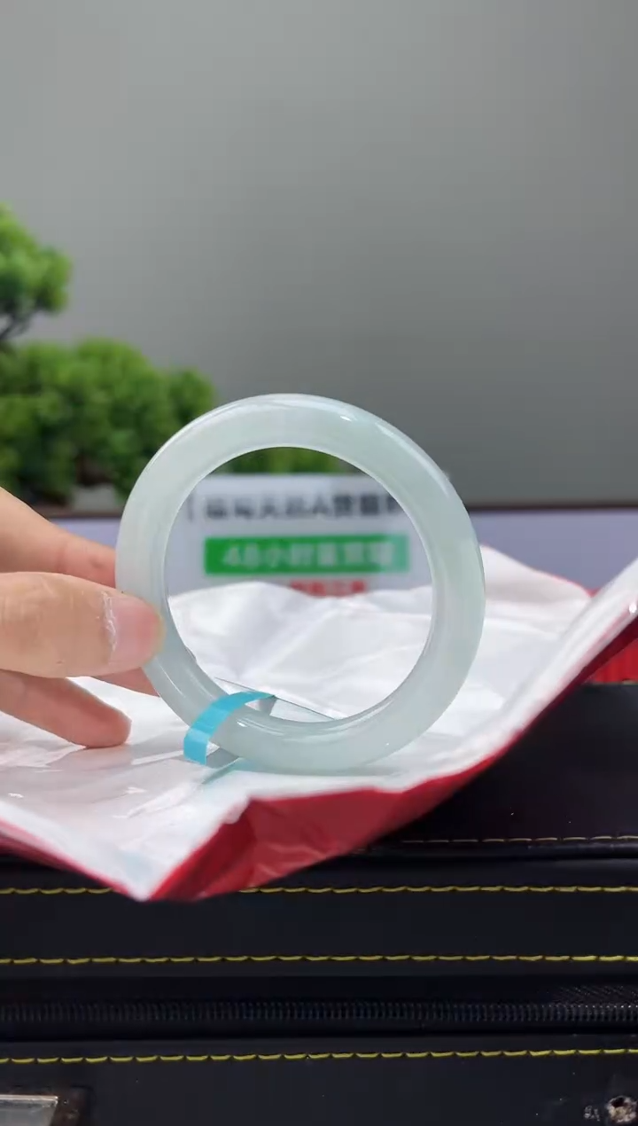 【闪购商品】翡翠手镯未镶嵌手镯4