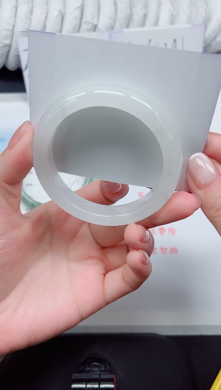 【闪购商品】石英质玉手镯未镶嵌120#54.4