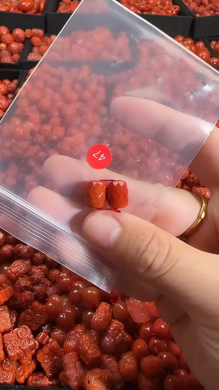 颈饰未镶嵌南红玛瑙1