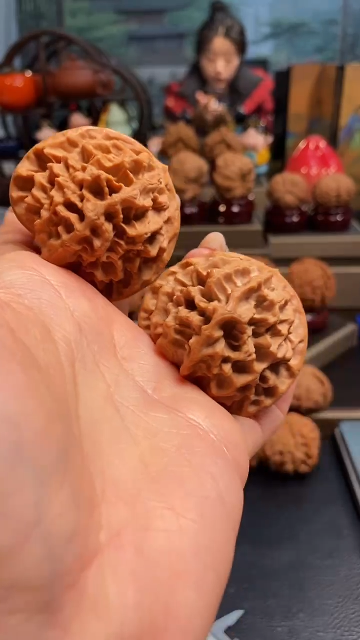 【闪购商品】文玩核桃把件F220帝王48