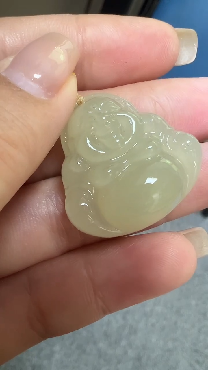颈饰未镶嵌和田玉吊坠