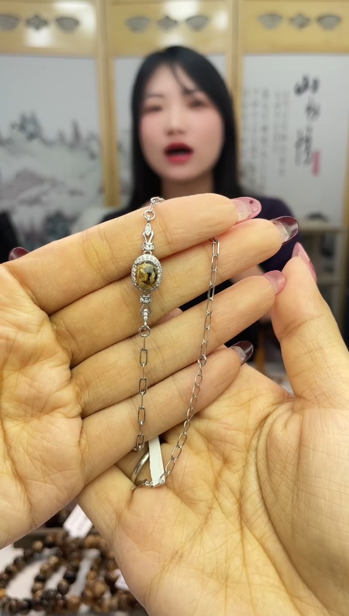 【闪购商品】琥珀裸石未镶嵌干百花设计手链