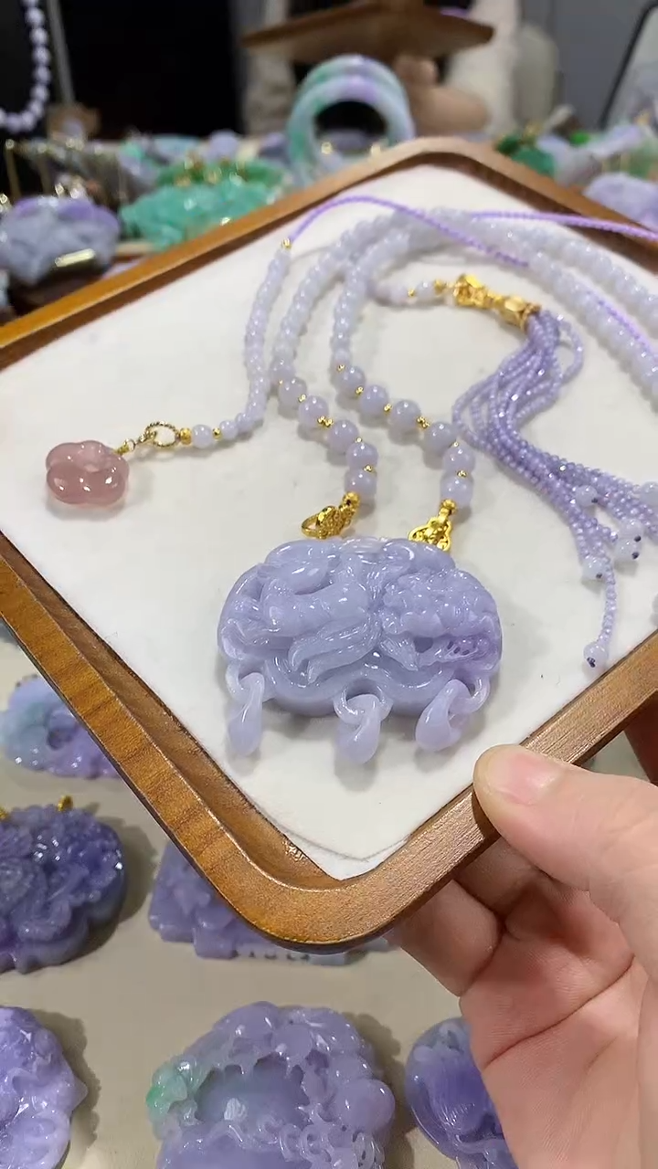 颈饰未镶嵌翡翠吊坠