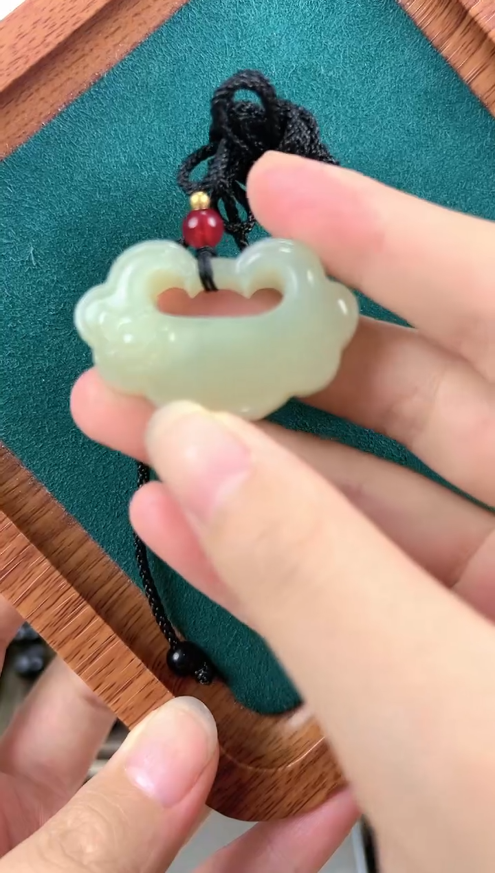 【闪购商品】和田玉颈饰未镶嵌如意锁吊坠