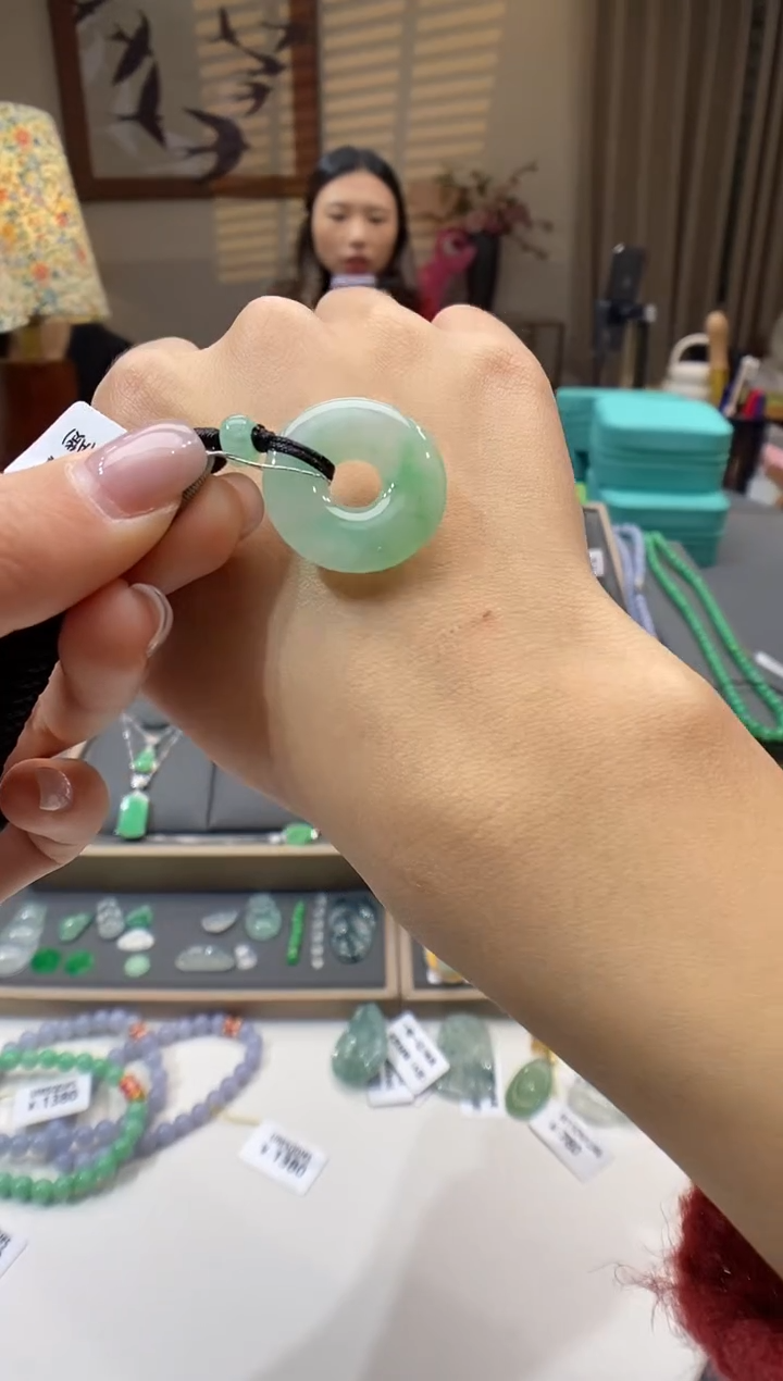 【闪购商品】翡翠颈饰未镶嵌甜甜圈