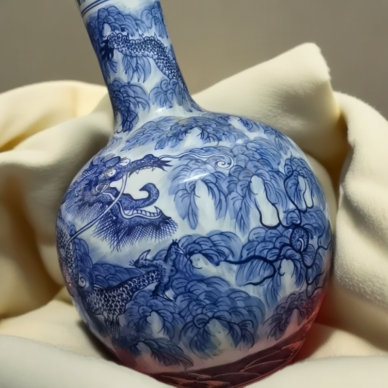青花龙纹天球瓶中式瓷器装饰摆件
