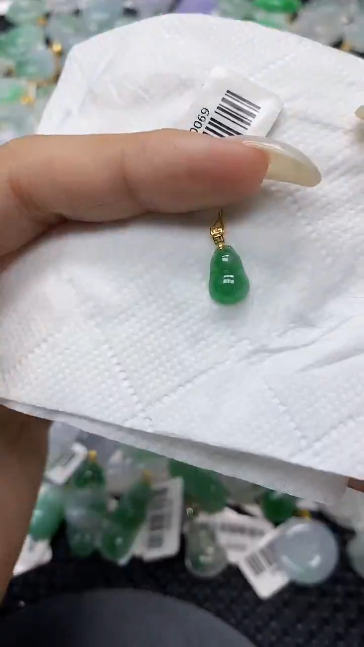 颈饰18K金镶嵌翡翠11111111111