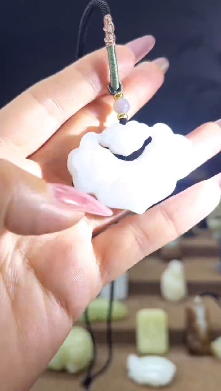 颈饰未镶嵌和田玉1