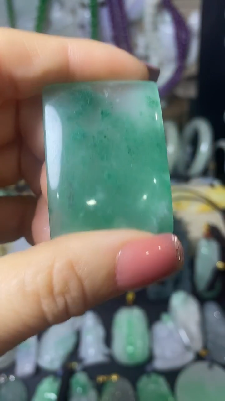 颈饰未镶嵌翡翠牌子