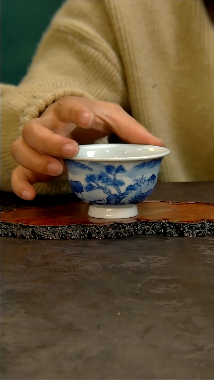 【闪购商品】青花手绘山水主人杯