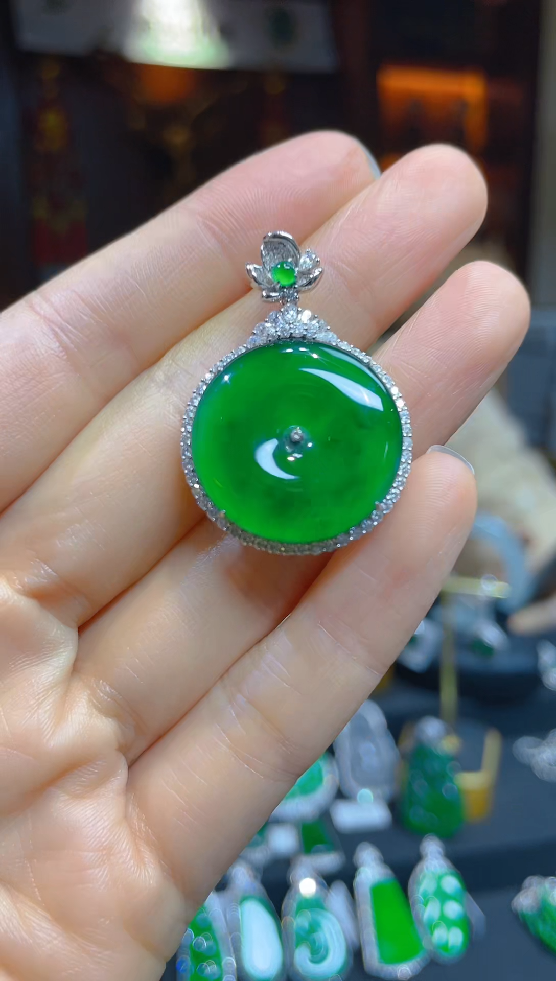 【闪购商品】翡翠颈饰18K金镶嵌118554天然A货翡翠平安扣