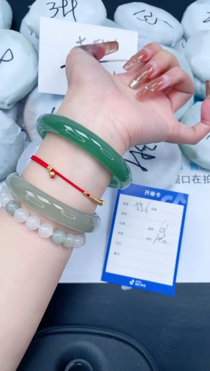 【闪购商品】石英质玉手镯未镶嵌556-63