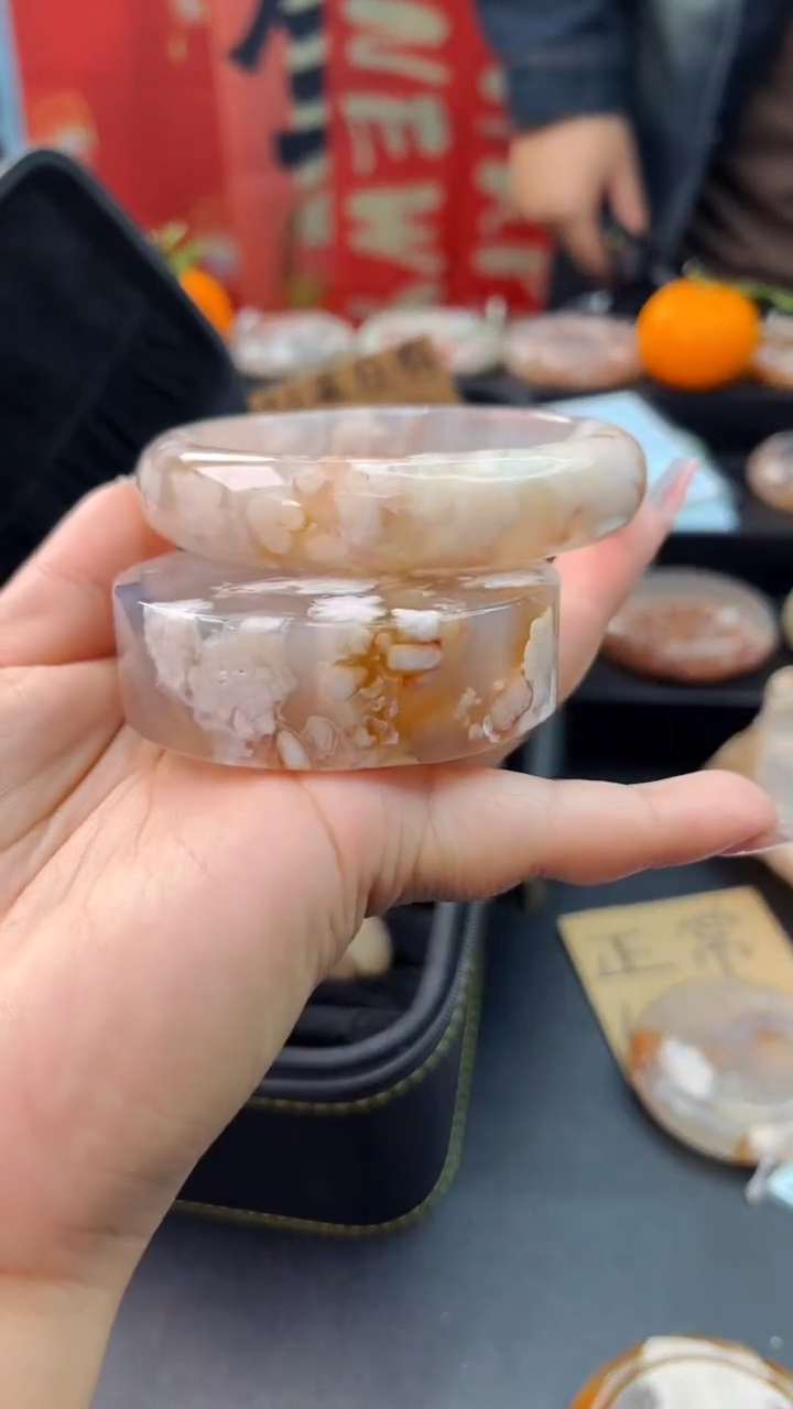 【闪购商品】石英质玉手镯未镶嵌赠送镯心（63圈口）