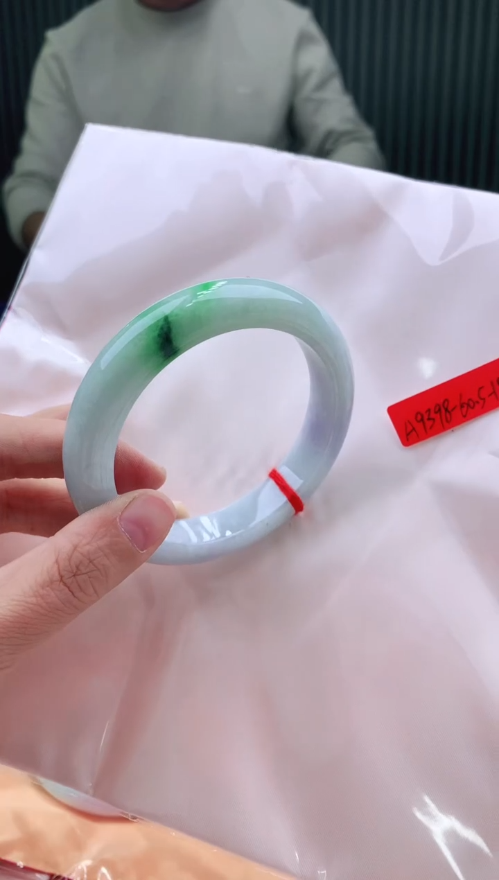 未镶嵌手镯翡翠60+