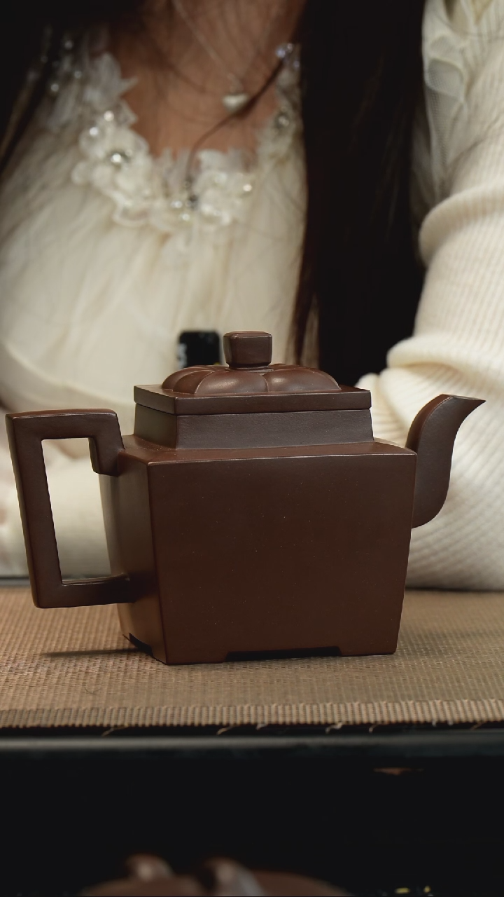 【闪购商品】紫砂茶壶老紫泥莲台居士