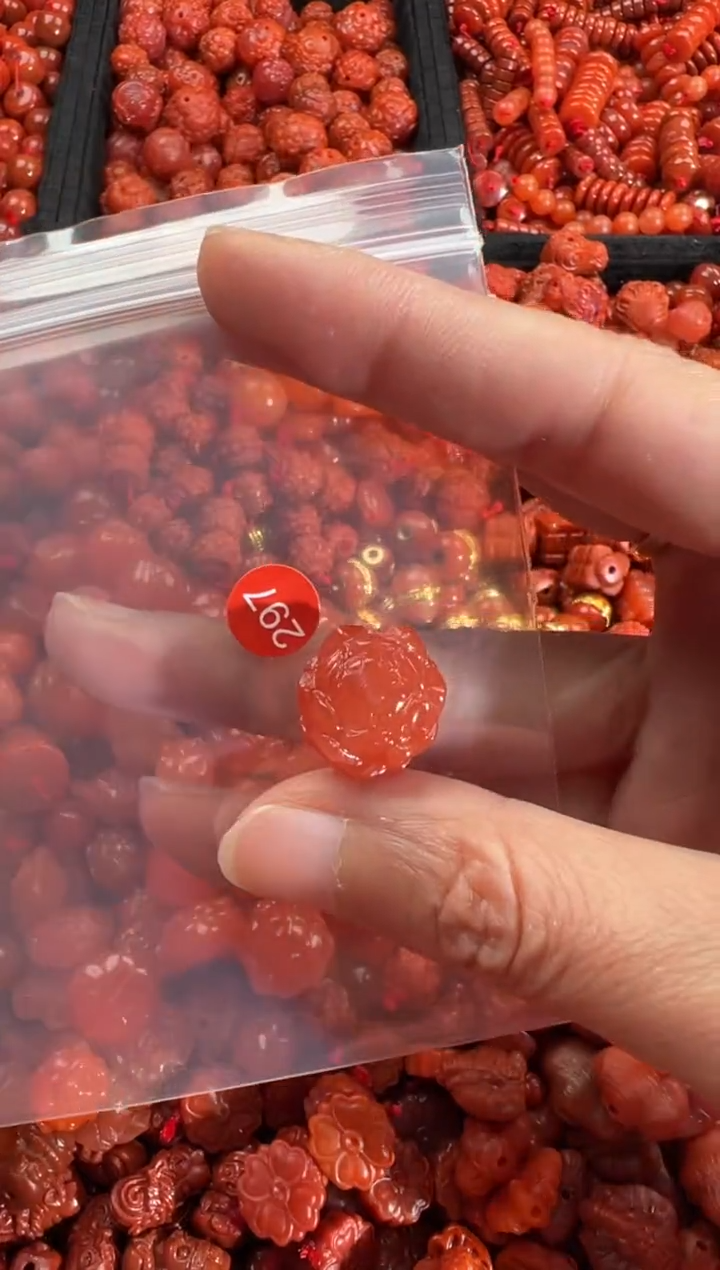 【闪购商品】南红玛瑙颈饰未镶嵌3