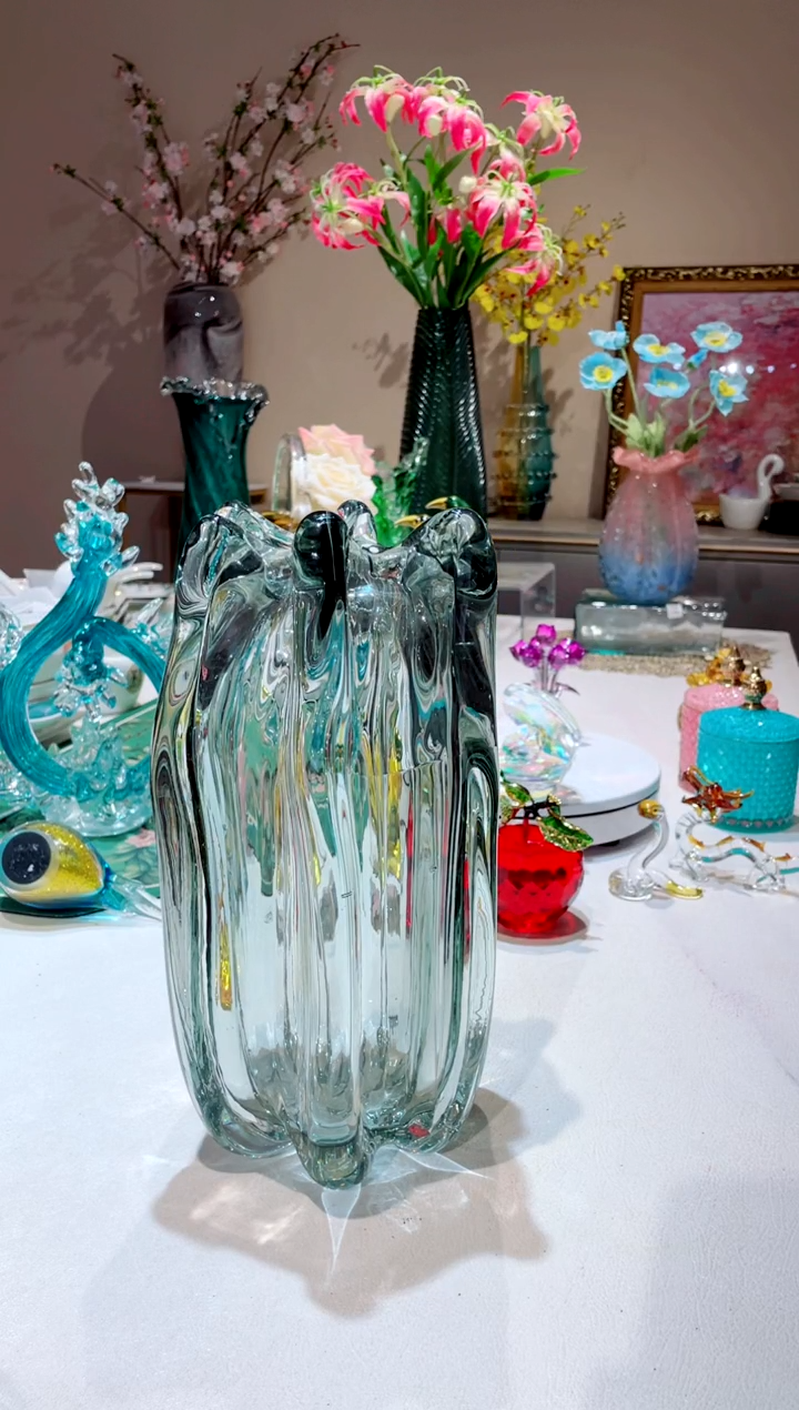 【闪购商品】琉璃手工艺品    灰色杨桃花瓶微瑕