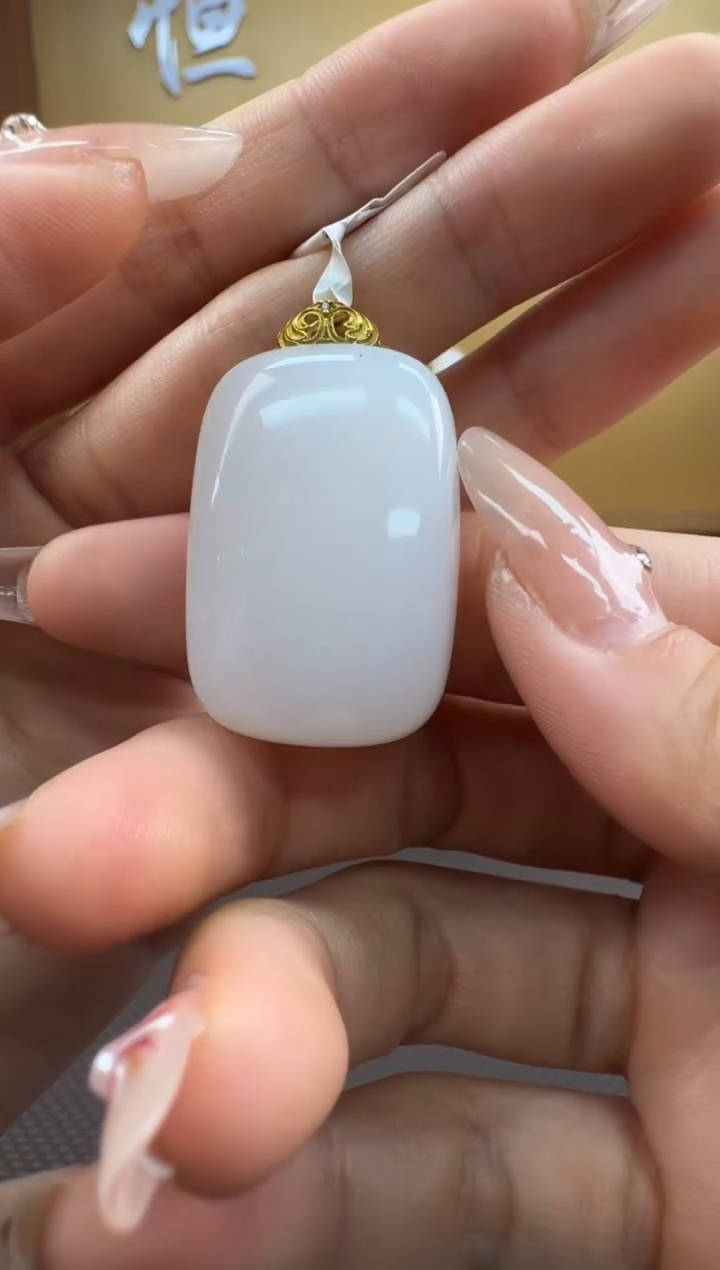 【闪购商品】和田玉挂件18K金镶嵌挂件