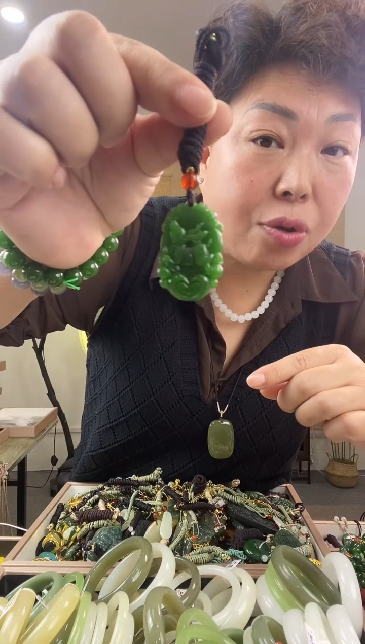 颈饰未镶嵌和田玉多样性拍一发一  兔  0330