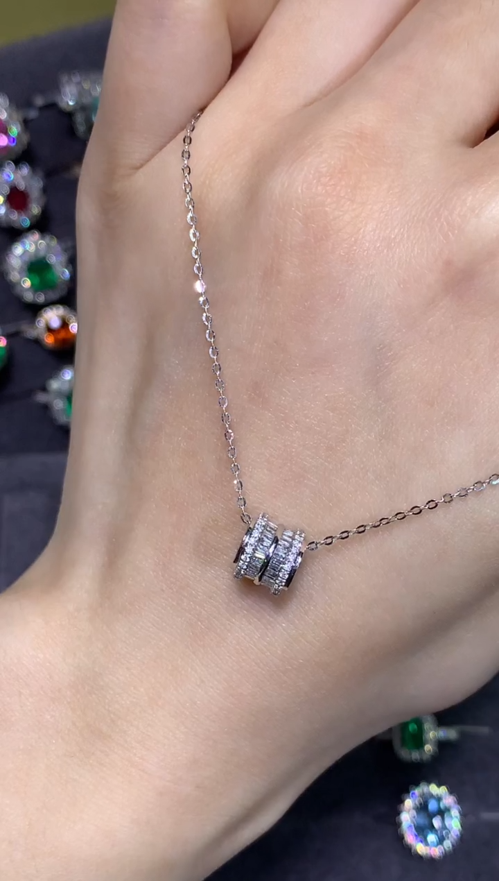 吊坠(不含链)18K金镶嵌钻石0.52CT