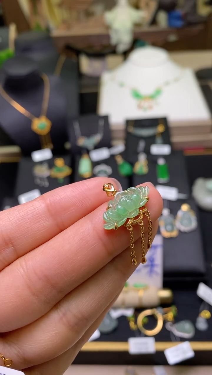 【闪购商品】翡翠颈饰18K金镶嵌净货16184