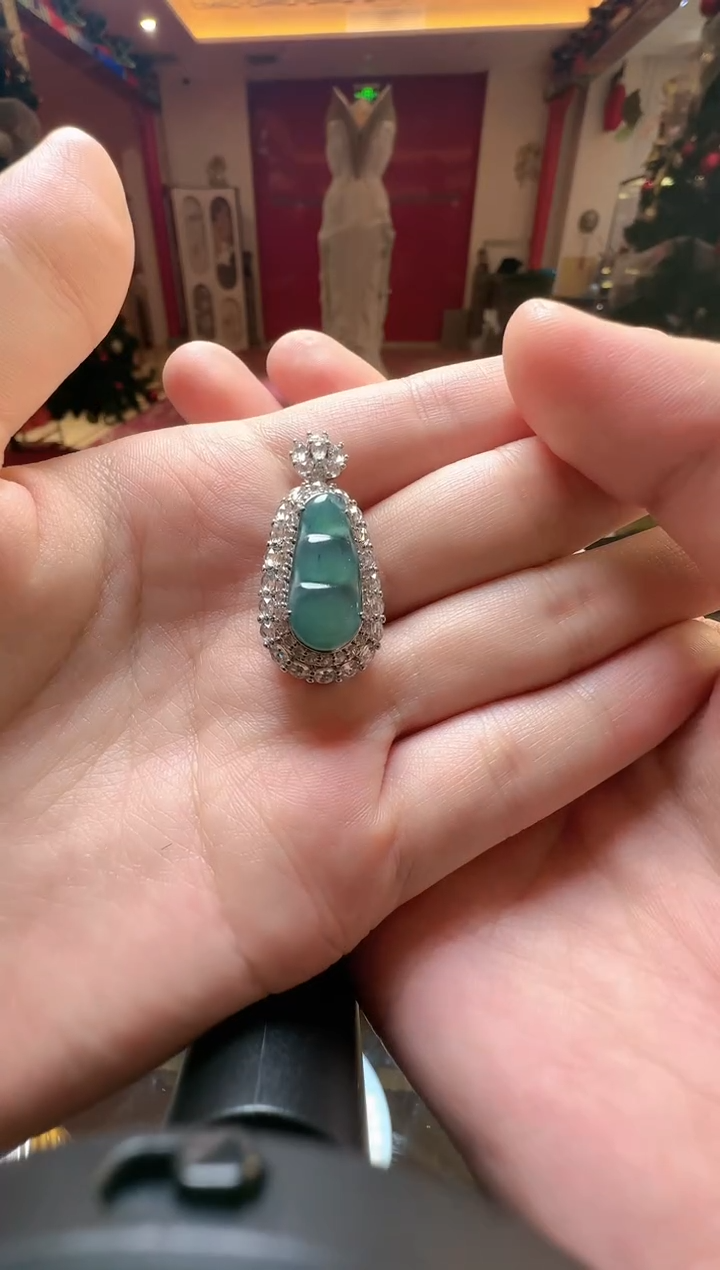 【闪购商品】翡翠吊坠(不含链)未镶嵌翡翠