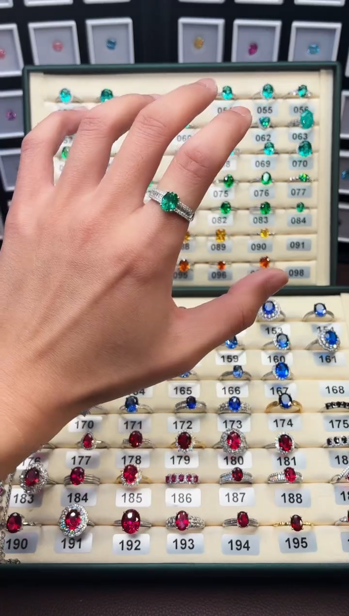 银S925镶嵌戒指石榴石（沙弗莱）111