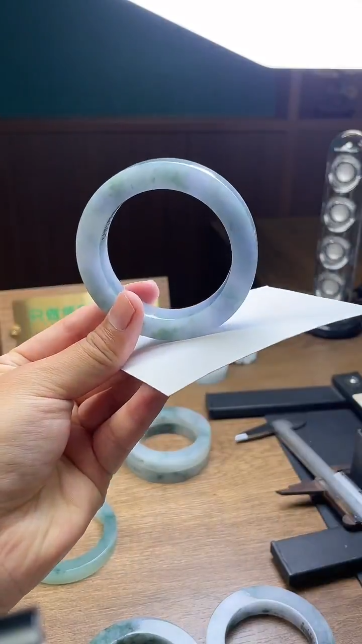 未镶嵌手镯定制翡翠御****?定制