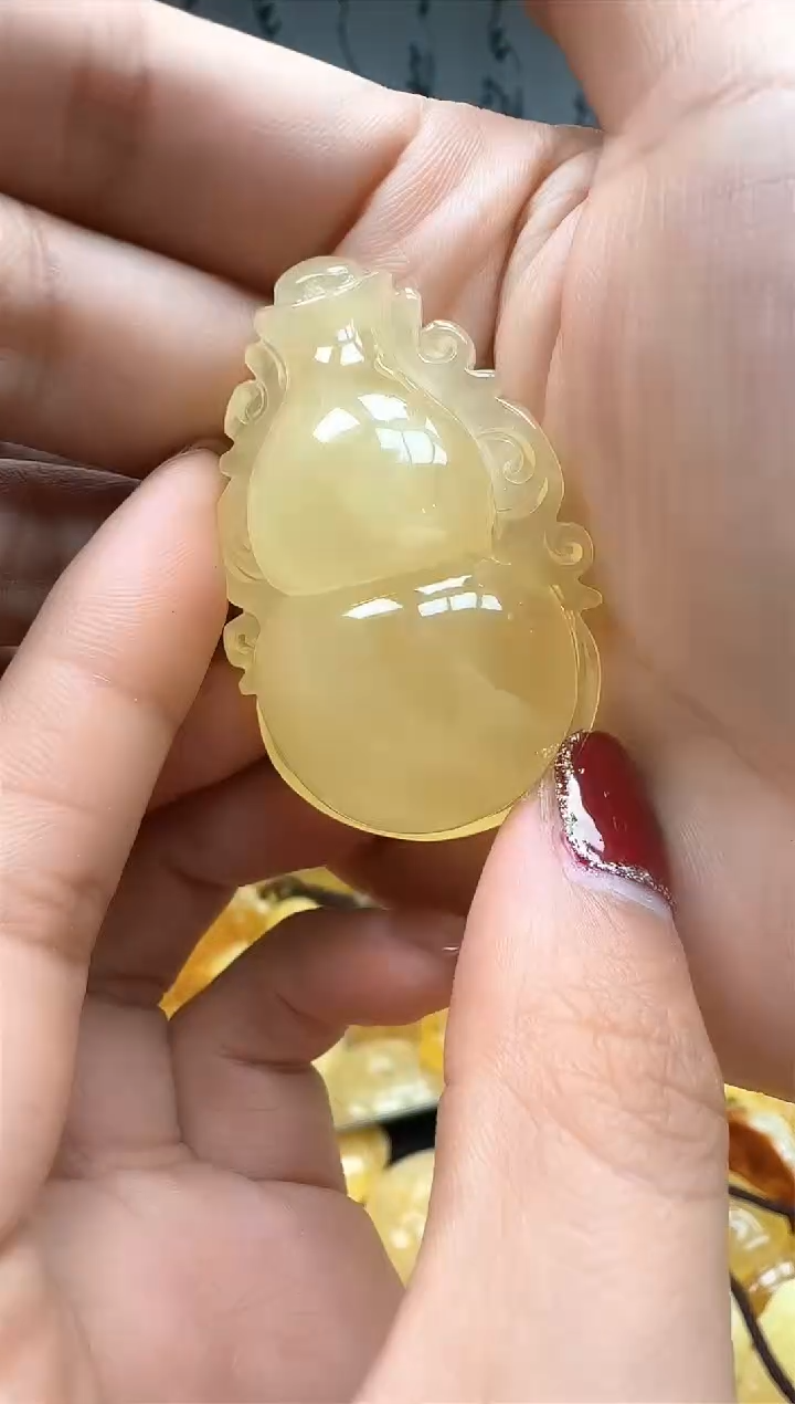 【闪购商品】琥珀裸石未镶嵌挂坠