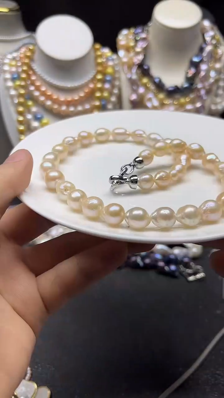 颈饰未镶嵌淡水珍珠多人