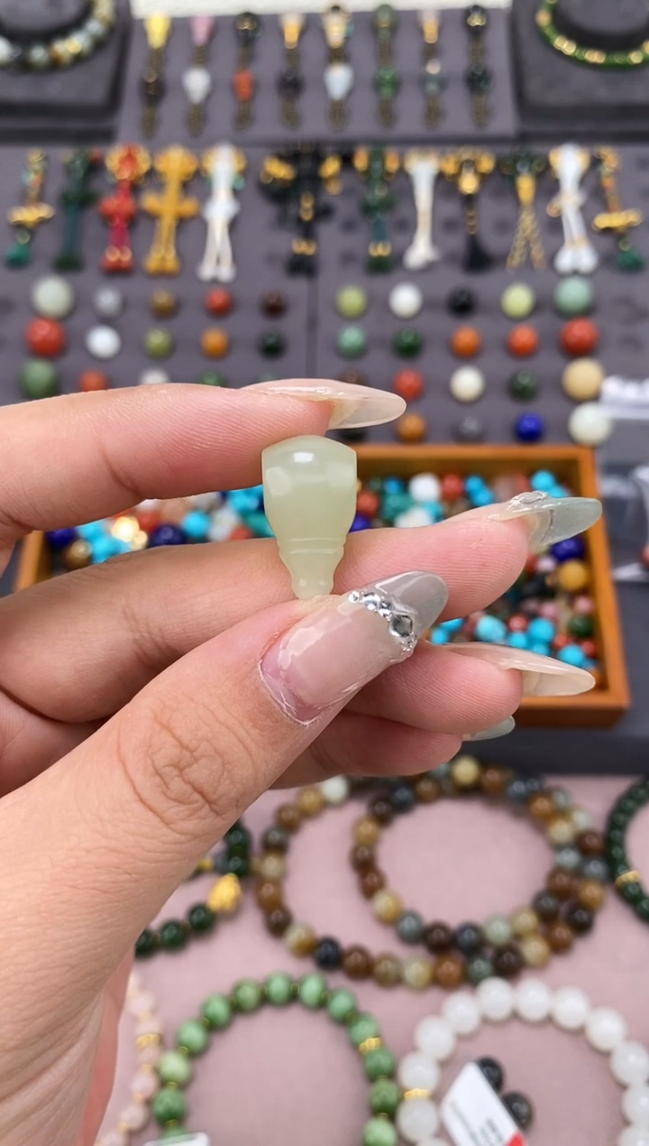 未镶嵌和田玉挂件花*?三通