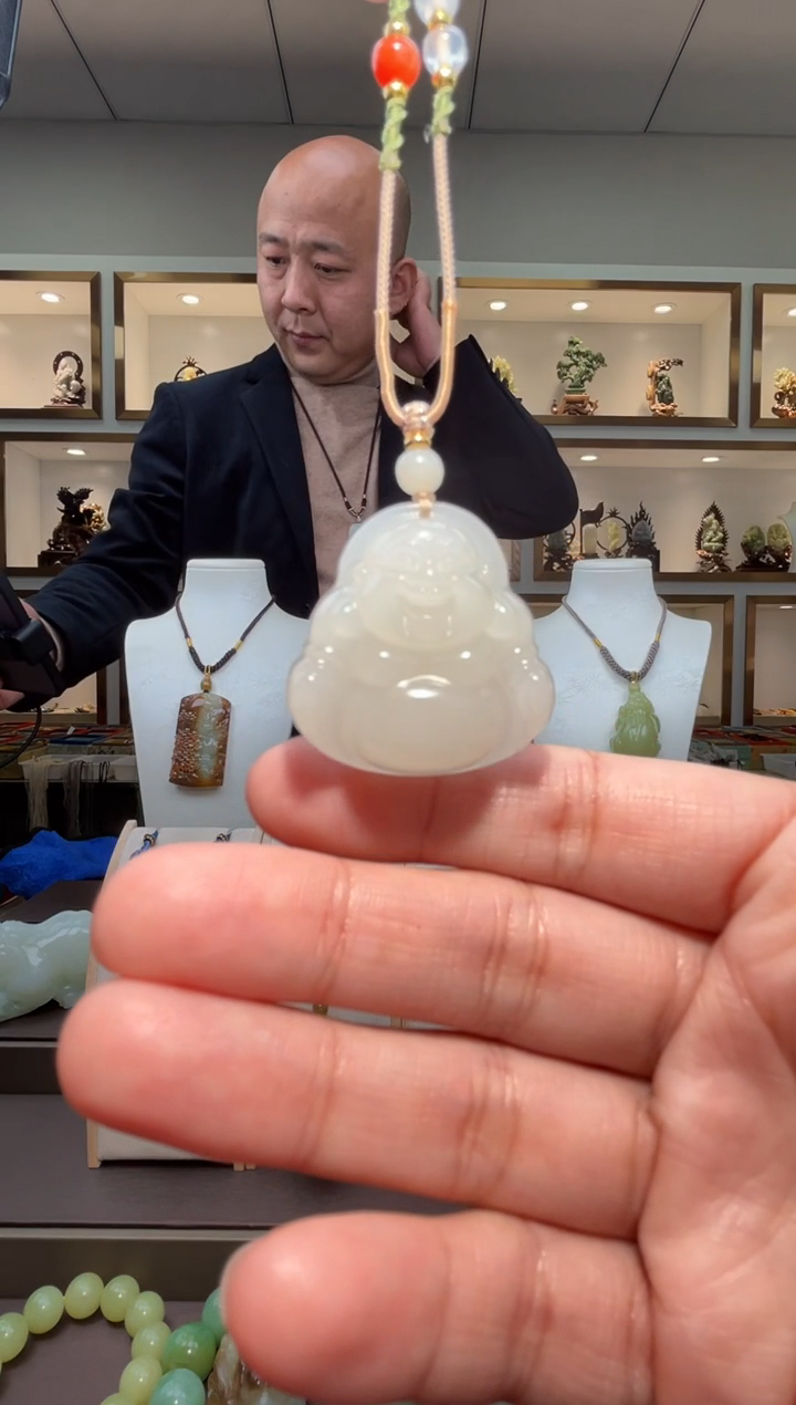 颈饰未镶嵌和田玉苏