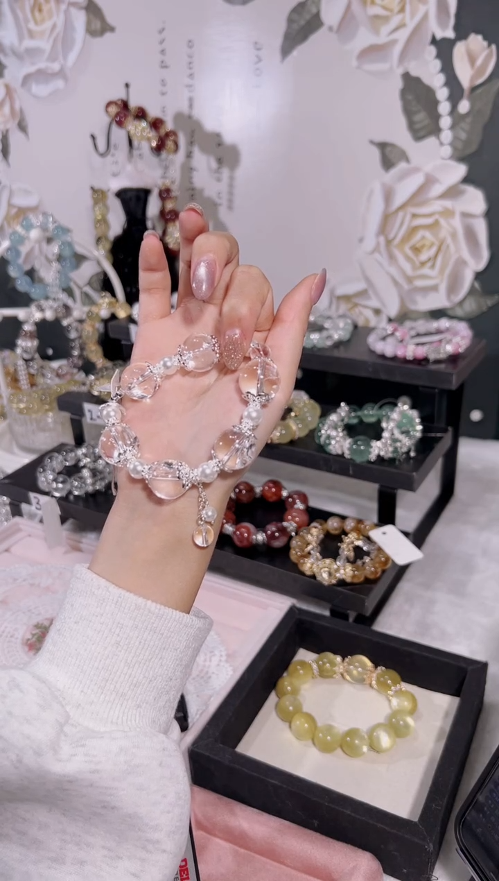 水晶手链未镶嵌天然水晶默认微瑕，多样性发货发其一