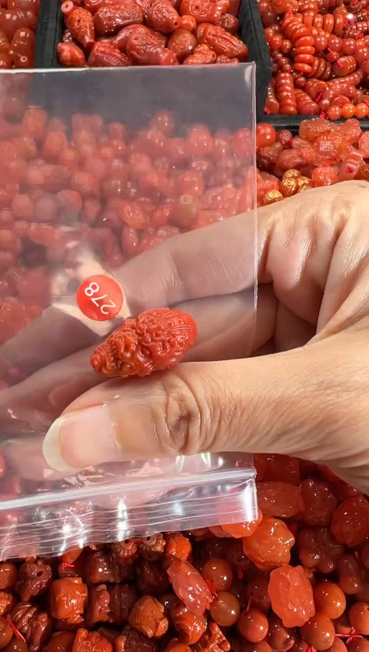 【闪购商品】南红玛瑙颈饰未镶嵌1