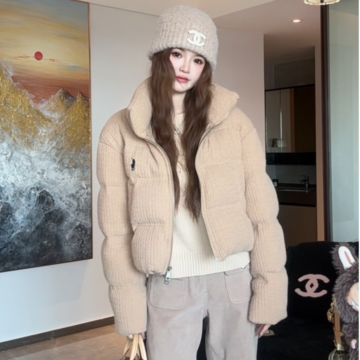 潇潇# 温暖随行～25秋冬设计感刺绣立领加厚保暖短款羽绒服