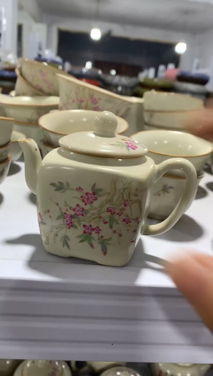 茶具茶壶、盖碗、主人杯、客杯（轻轻微瑕介意勿拍）