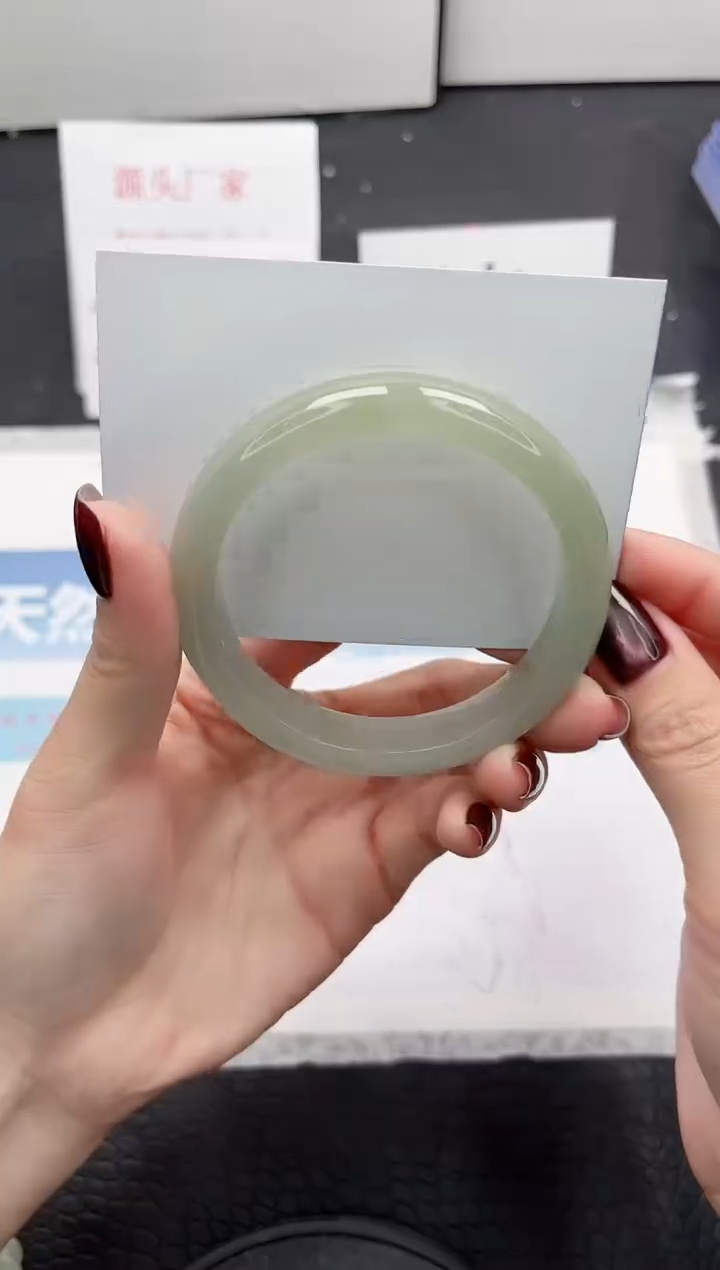 【闪购商品】石英质玉手镯未镶嵌24-56