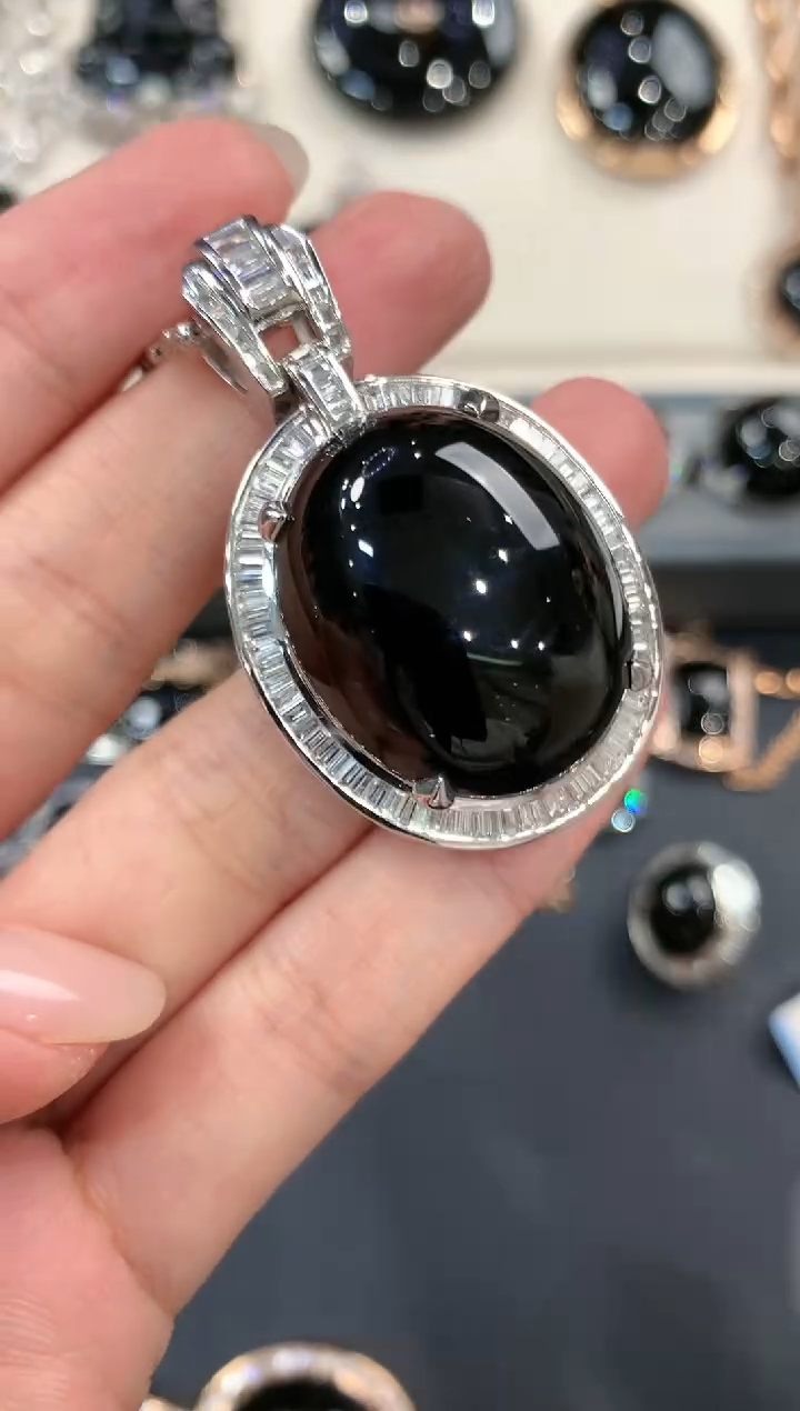 翡翠18K金镶嵌吊坠(不含链)q50       