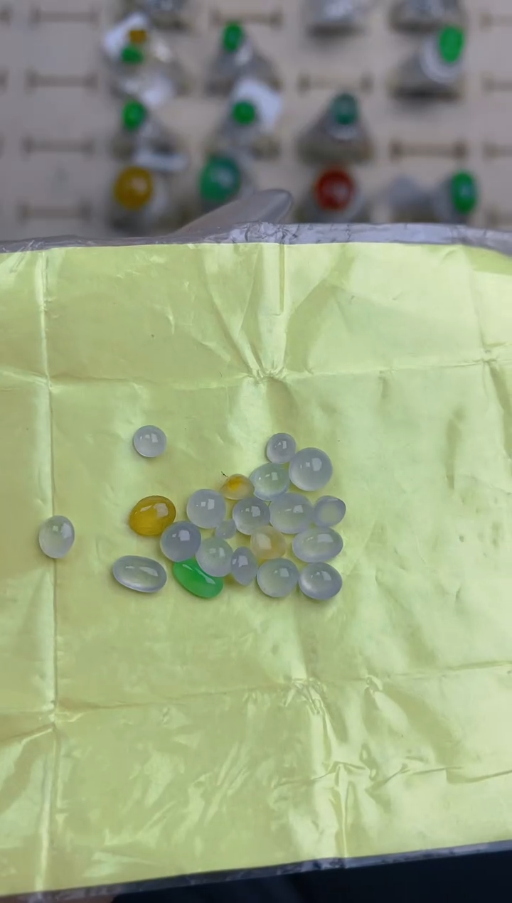 未镶嵌定制翡翠天然翡翠蛋面62