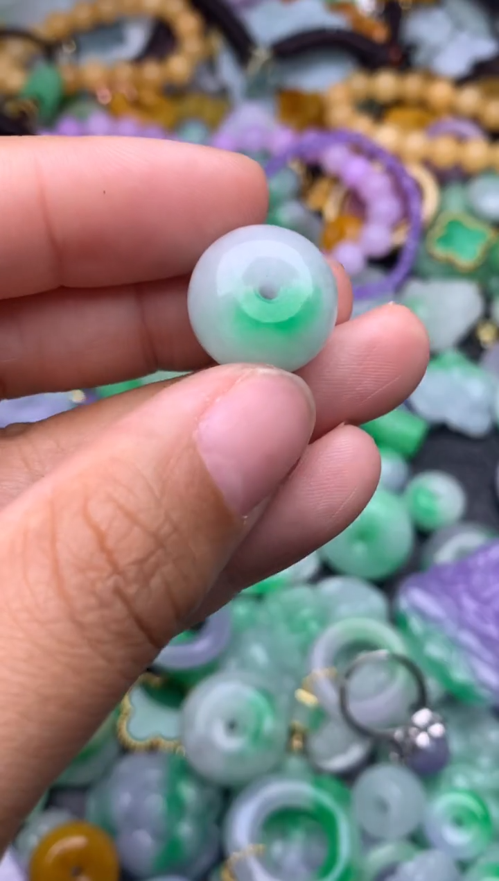 颈饰未镶嵌翡翠天然缅甸翡翠吊坠