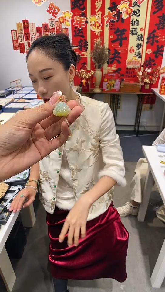 【闪购商品】翡翠吊坠(不含链)18K金镶嵌佛公