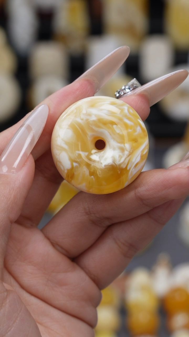 【闪购商品】琥珀裸石未镶嵌63586652