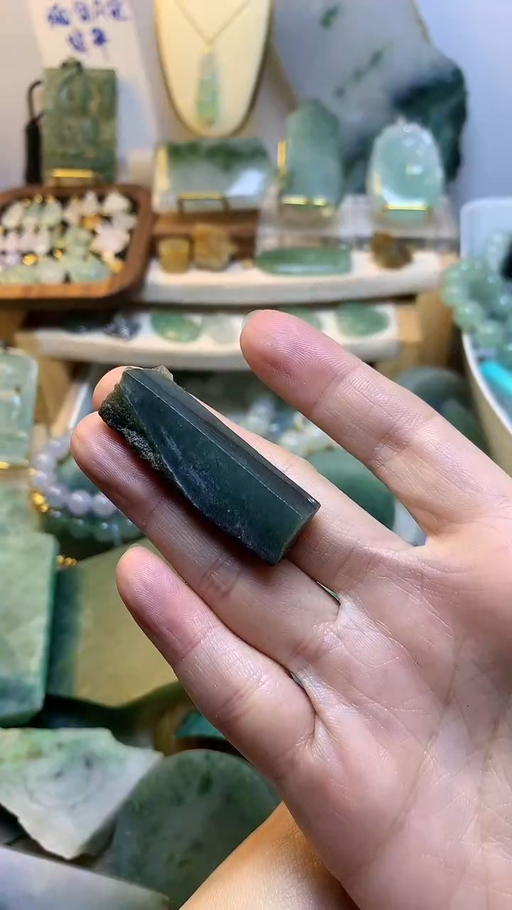 未镶嵌挂件翡翠缅甸A货翡翠,没有运费险,有纹有裂