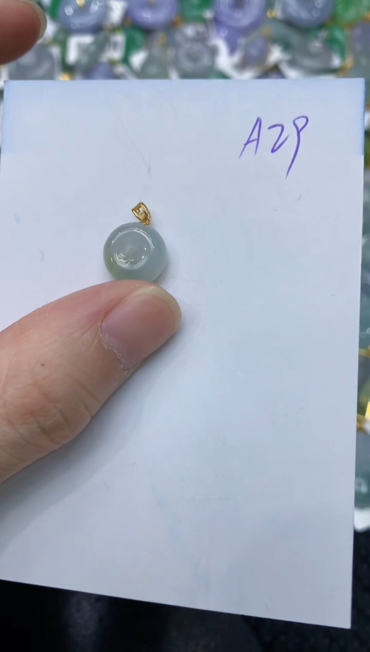 【闪购商品】翡翠颈饰18K金镶嵌11111111111