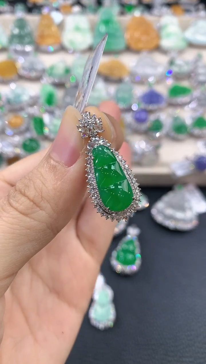 【闪购商品】翡翠吊坠(不含链)18K金镶嵌A25    